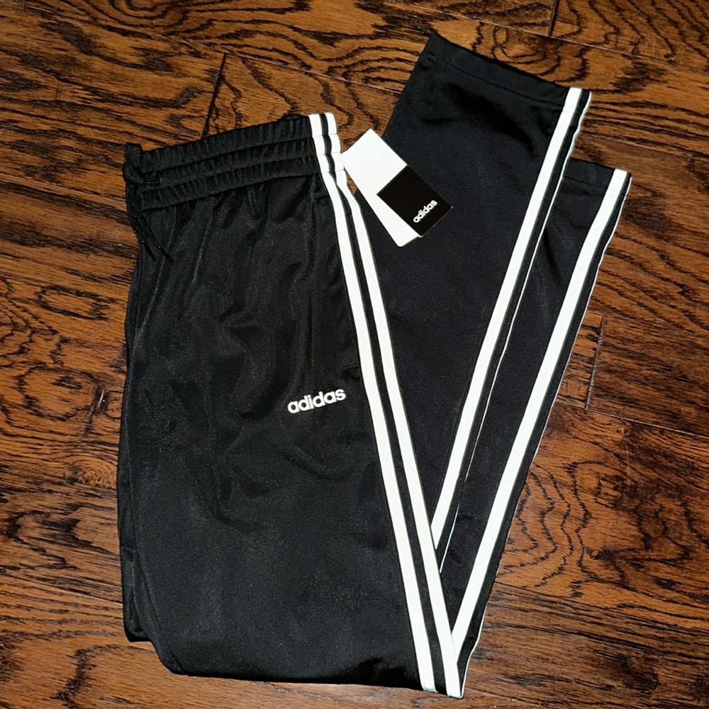 NWT women’s adidas joggers